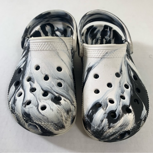Crocs Kids Classic Marbled Tie Dye Clog Black/White Little Kids Slip On Shoes 11 - Picture 2 of 8